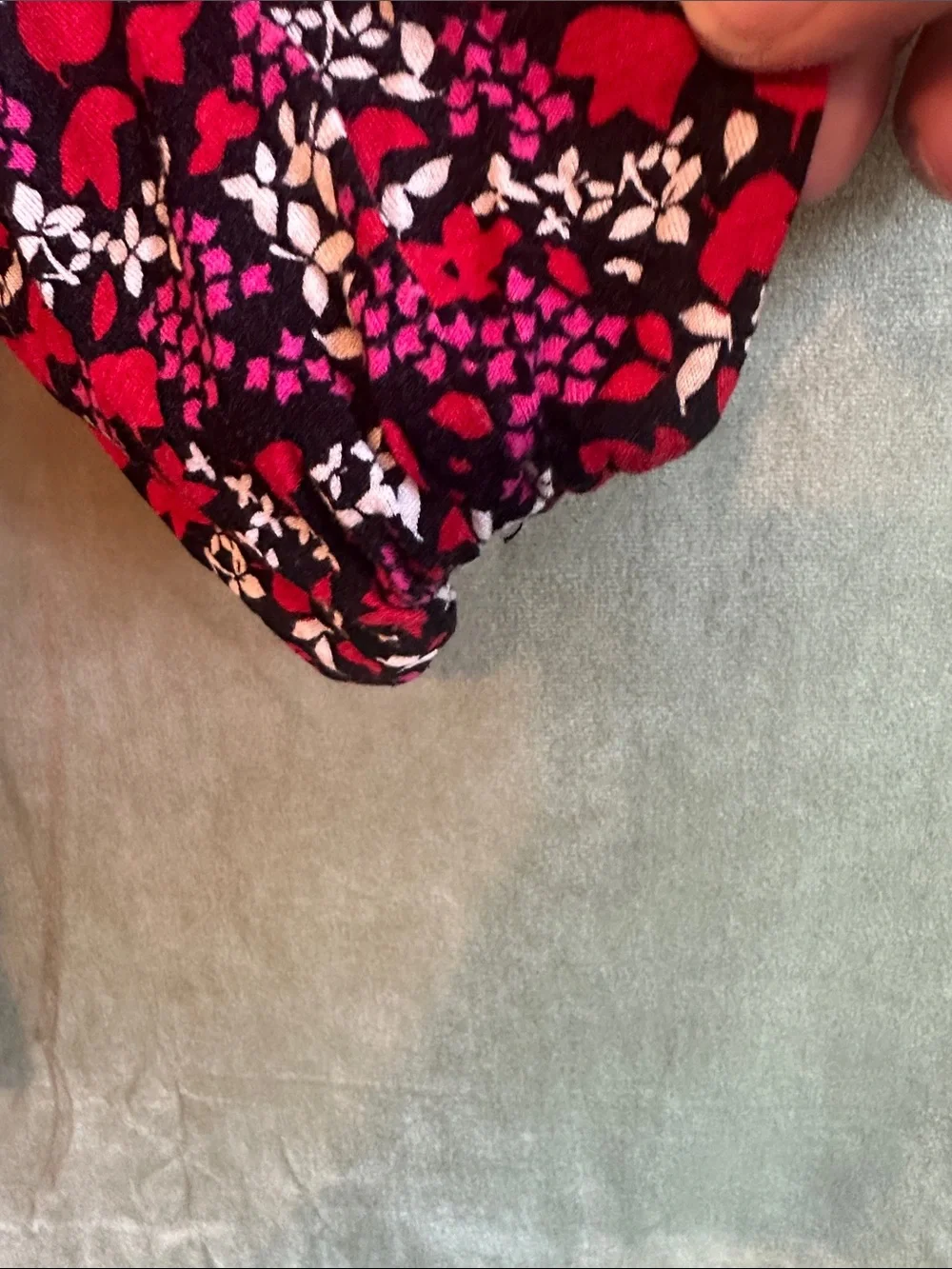 #932 Michael Kors Red, Black and White Floral Peasant Blouse
